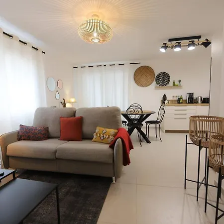 Appartement La Jolie Vue - Garage Et Balcon à Deux Pas Du Centre